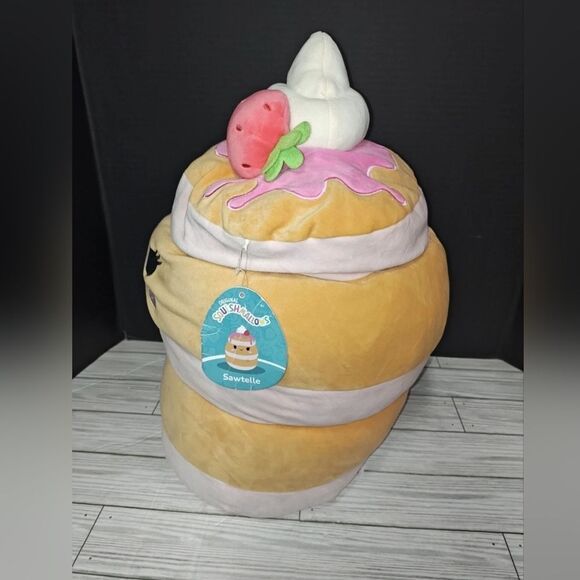 Squishmallow Sawtelle LARGE Strawberry Shortcake Pancake Collectible Plush Toy - Picture 7 of 11